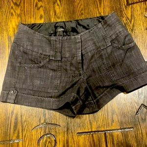 Shorts ... Maurice Brand